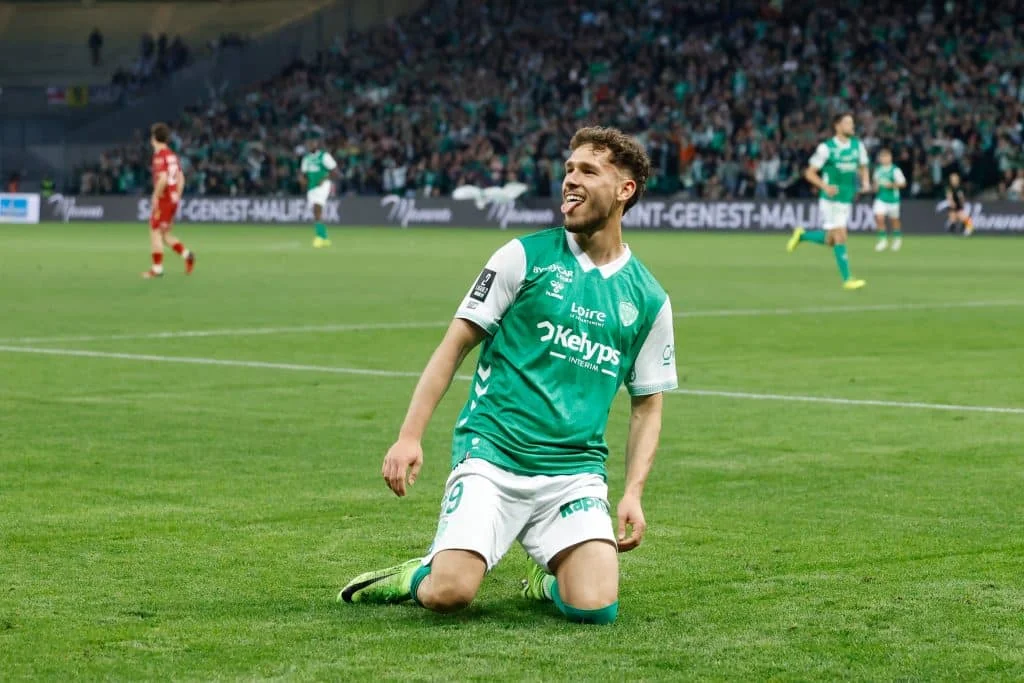 ASSE: отпуск сестры Лукаса Стассина вызывает реакцию болельщиков!