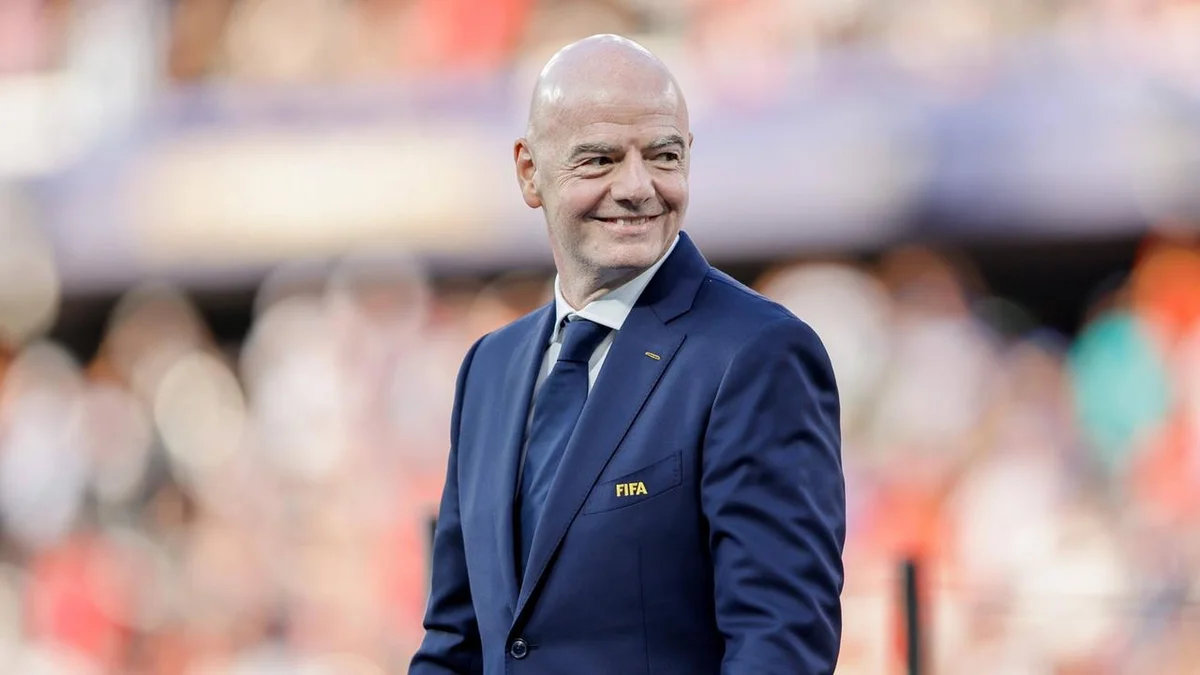 Футбол под угрозой: UEFA должна остановить Инфантино и FIFA